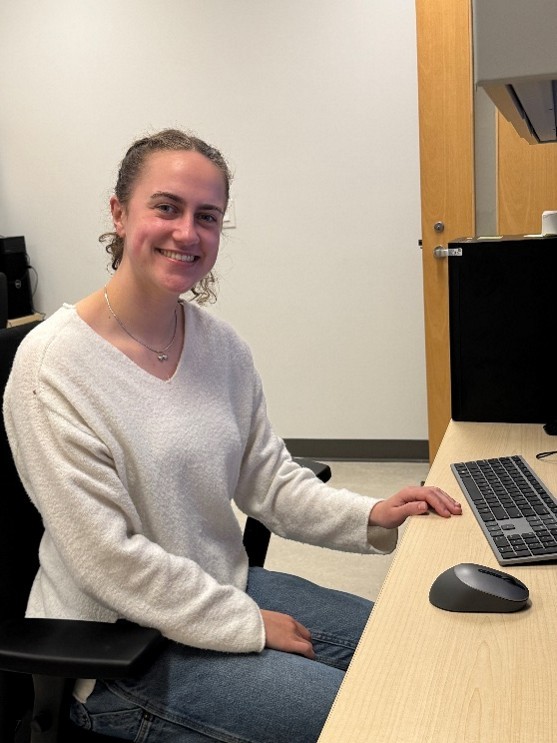 Natasha in the Triple-I lab computer room.