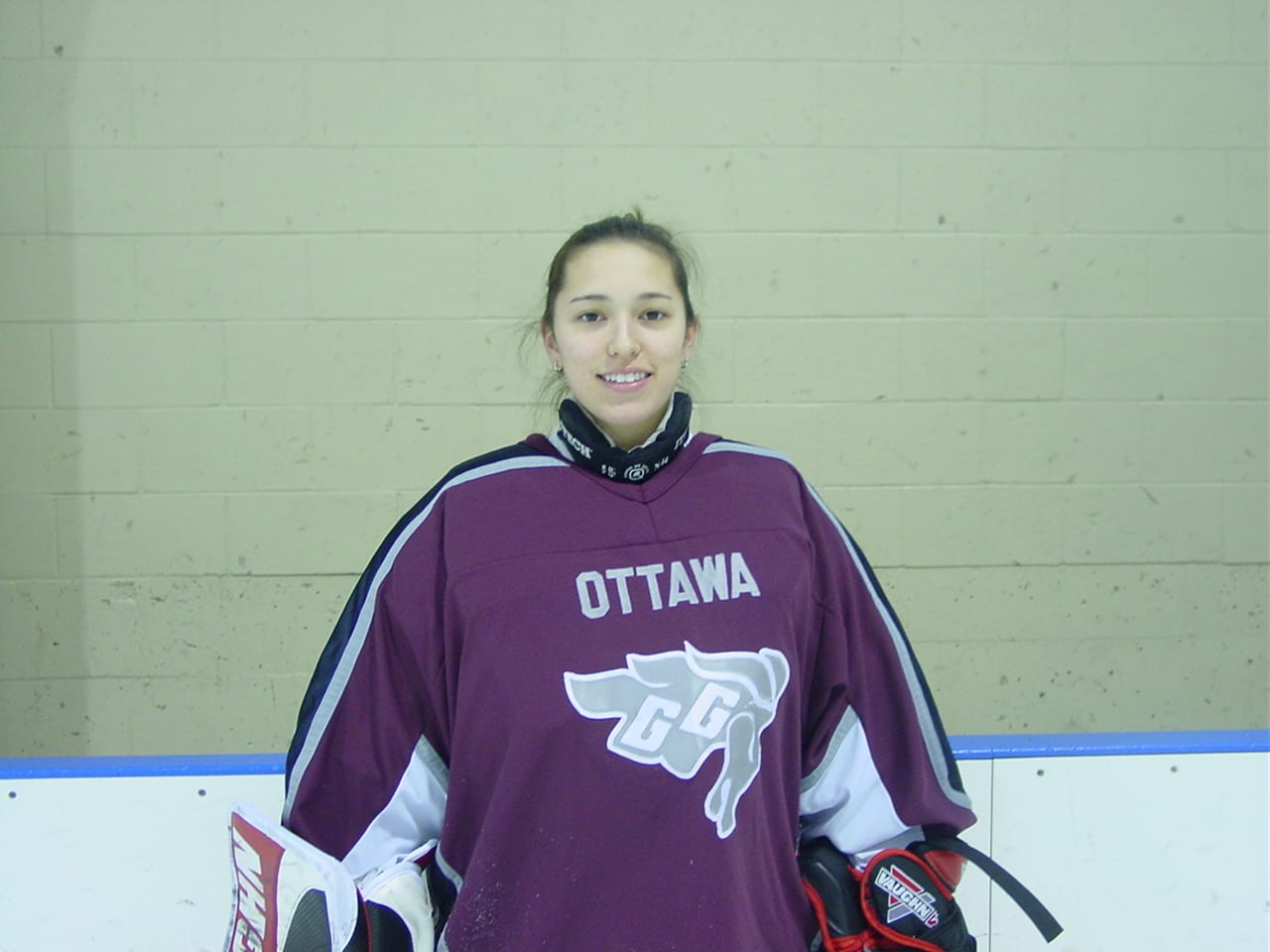 Megan Takeda-Tully in a uOttawa hockey uniform.