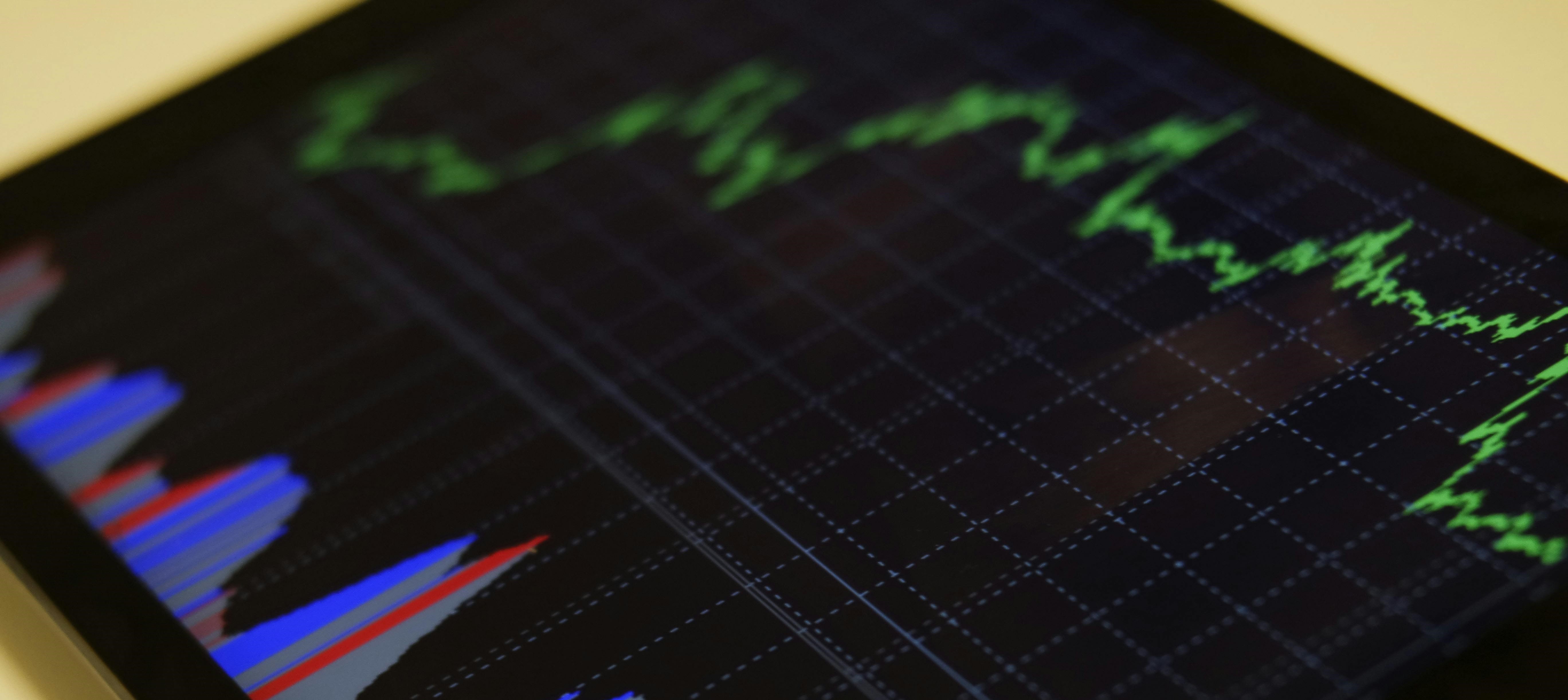 A screen with data displayed in an infographic