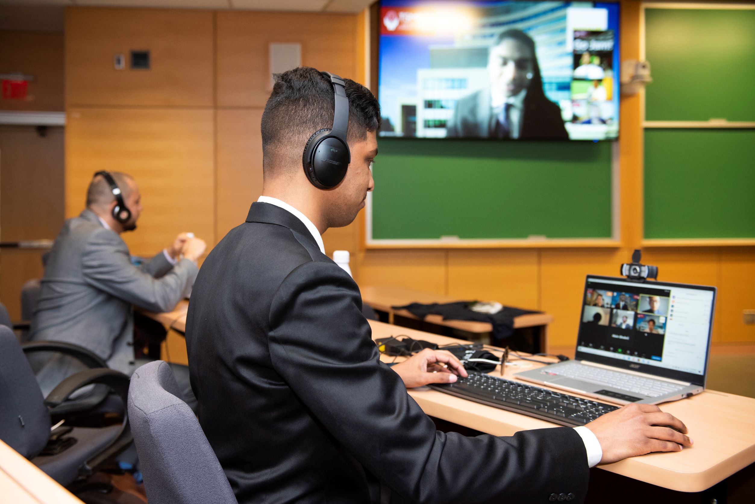 Student taking part of MBA case competition Launch event